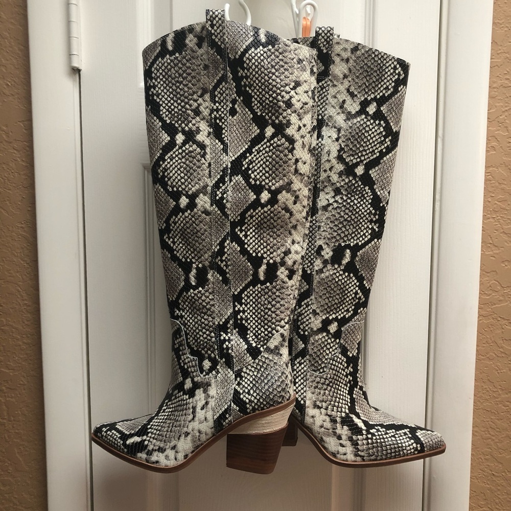 Gianni Bini reptile boots. Worn once!  Size 9!